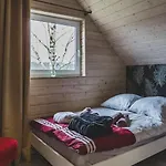 Large Home, Salt Cave, Sauna, Jacuzzi *