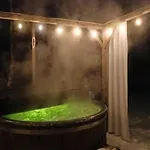 Large Home, Salt Cave, Sauna, Jacuzzi