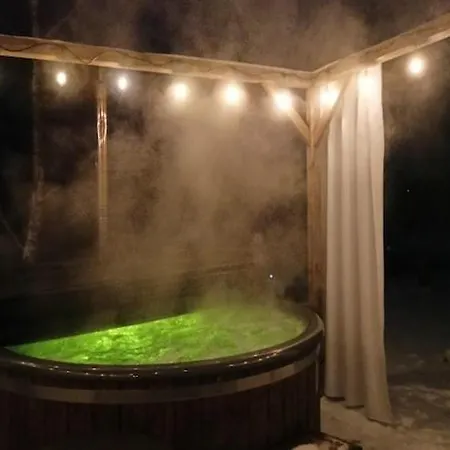Large Home, Salt Cave, Sauna, Jacuzzi