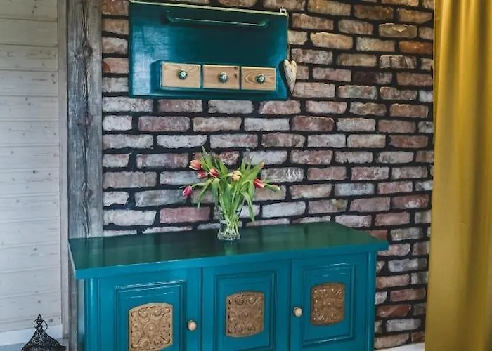 Large Home, Salt Cave, Sauna, Jacuzzi