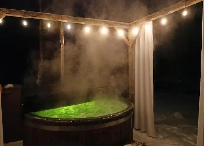 Large Home, Salt Cave, Sauna, Jacuzzi