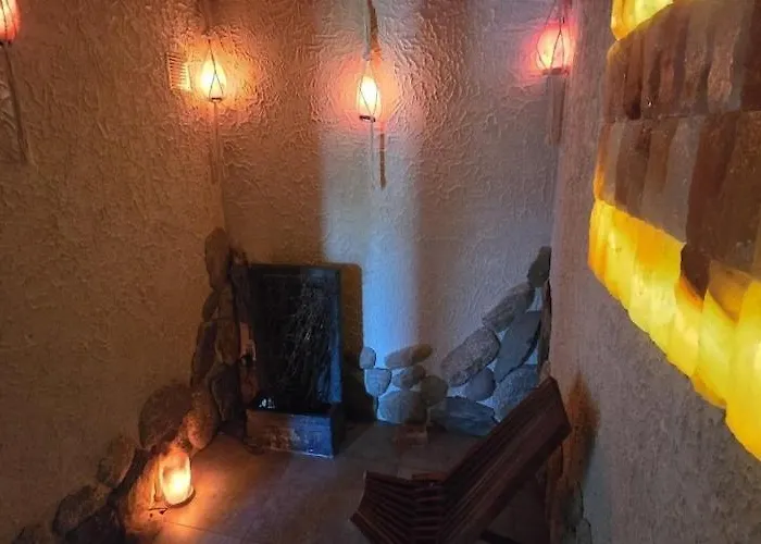 Semesterbostad Large Home, Salt Cave, Sauna, Jacuzzi *