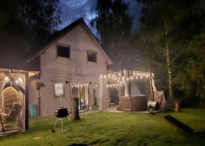 Large Home, Salt Cave, Sauna, Jacuzzi Semesterbostad Lipusz